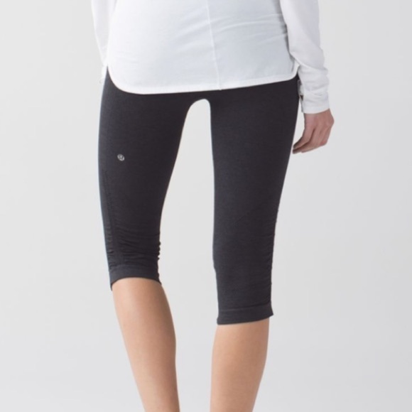 Lululemon In The Flow Crop Heathered Deep Coal - Picture 2 of 6